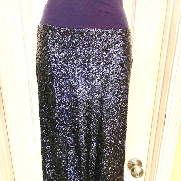 la cite Dresses & Skirts - LA Cite blue  Sequined Pencil Skirt Sz M, NWOT